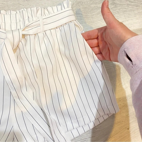 Revamped High Waisted Pinstriped Shorts Black & White Waist Tie Belt M - Picture 7 of 12